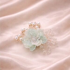 Floral Blossom Light Blue Pearl Crystal Brooch